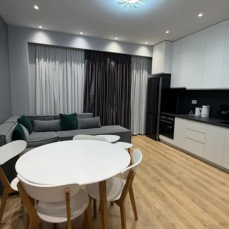 Luxury 2br Garden Building 12th Floor
